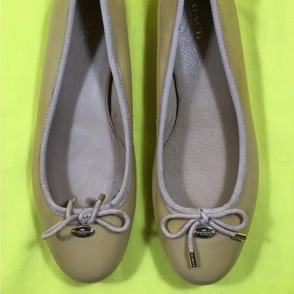 Coach Taupe Patent Leather Ballet Flats with Bow SZ 8