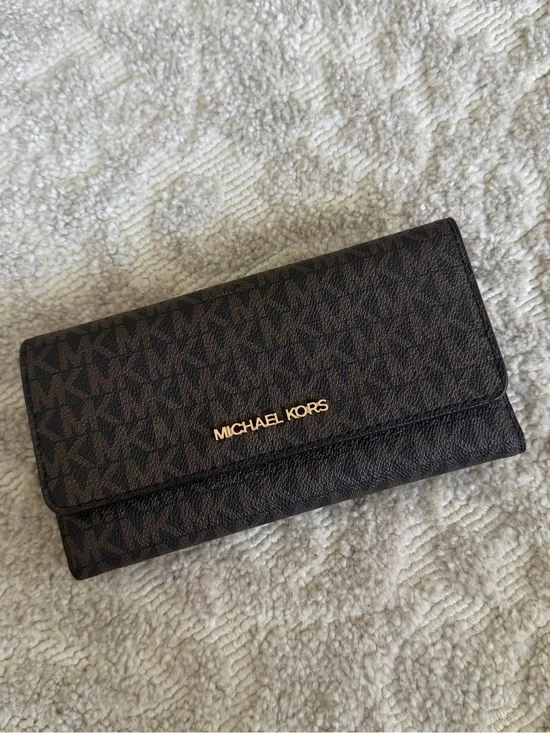 Michael Kors Jet Set Large Logo Trifold Wallet - Brown  BRAND NEW