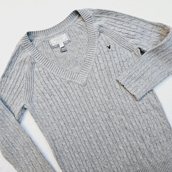 American Eagle Outfitters Womens XS * Gray Cable‎ Knit V-neck Sweater Y2K Preppy
