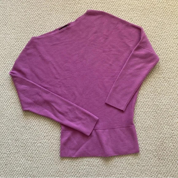 Banana Republic Asymmetrical Crew Neck Sweater Size Small Soft Stretch Purple