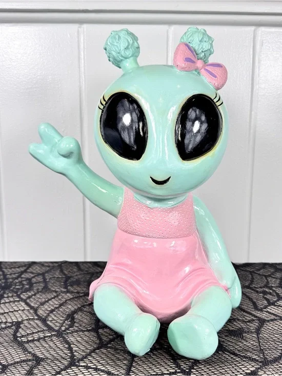 NEW Summerween Alien Halloween Figurine