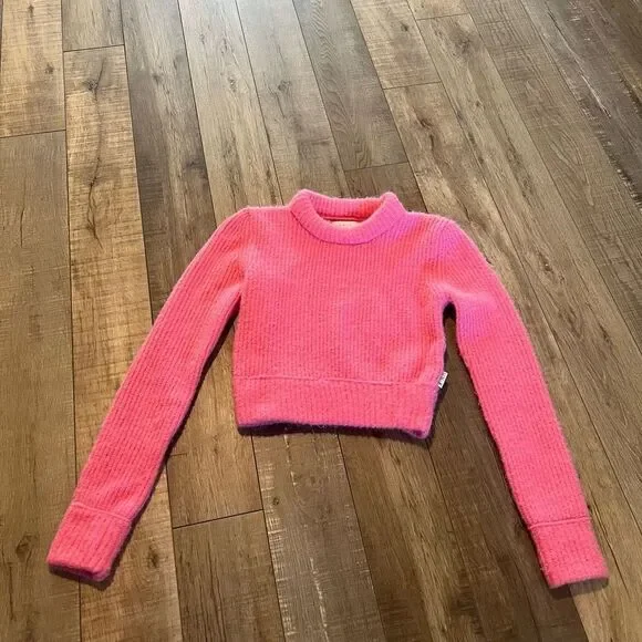 Unif women’s pink sweater size s