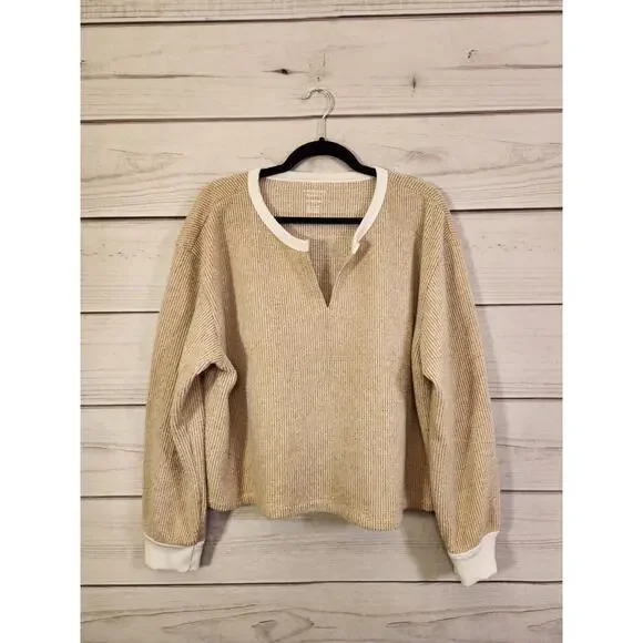 American Eagle Outfitters Women's‎ Tan Long Sleeve Split Neck Sweater Size XL