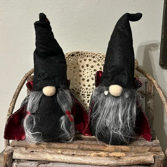 NWOT TWO PLUSH HALLOWEEN VAMPIRE WITCH GNOMES WITH CAPES