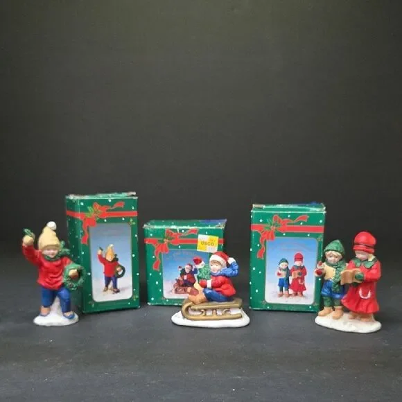 Festive‎ Kids Figurine Set Vintage Russ Christmas Figurines