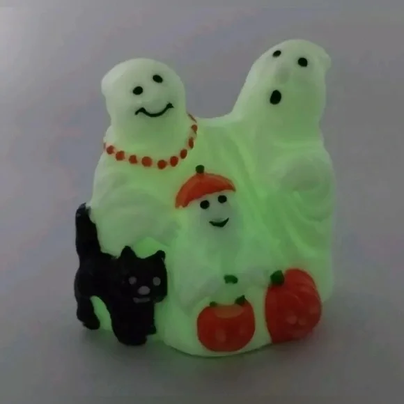 Vtg Avon Halloween Ghostly Glow‎ Wax Figurine Ghosts Black Cat Jack O Lanterns