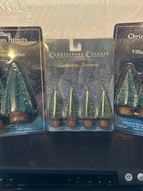 Green Mini Bottle Brush Tree Set