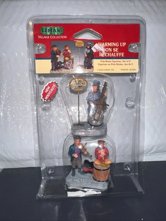 Lemax Multicolor Two-Tier Musical Figurine Set