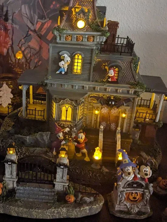 Disney Halloween Display Set (12 pieces)