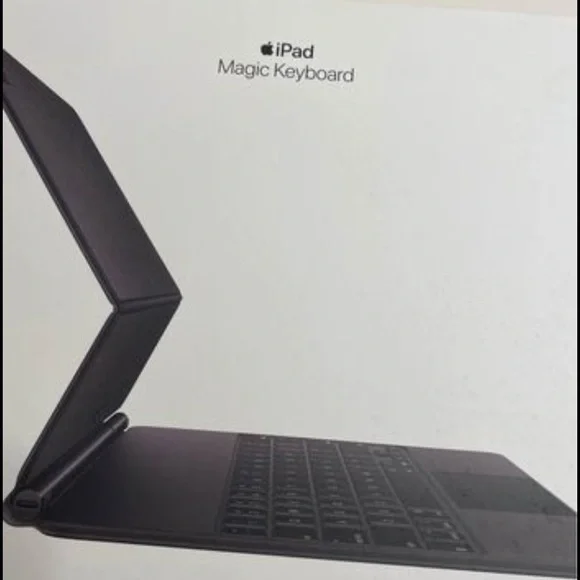Ipad Pro 12.9 5th Gen With Keyboard and case
