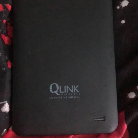 I am selling this government Qlink tablet it’s free of cracks & charges properly