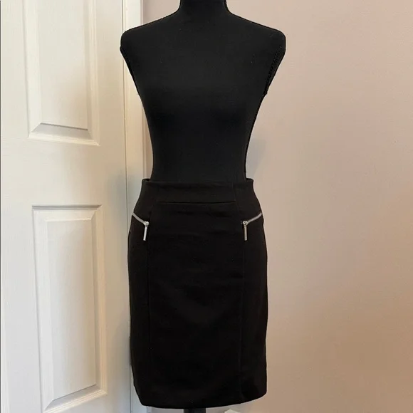 Michael Kors Elegant Black Zippered Women's Skirt