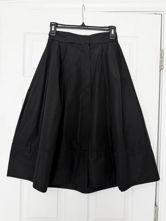 LV Louis Vuitton Size 36 • Black Knee Length Designer Skirt.