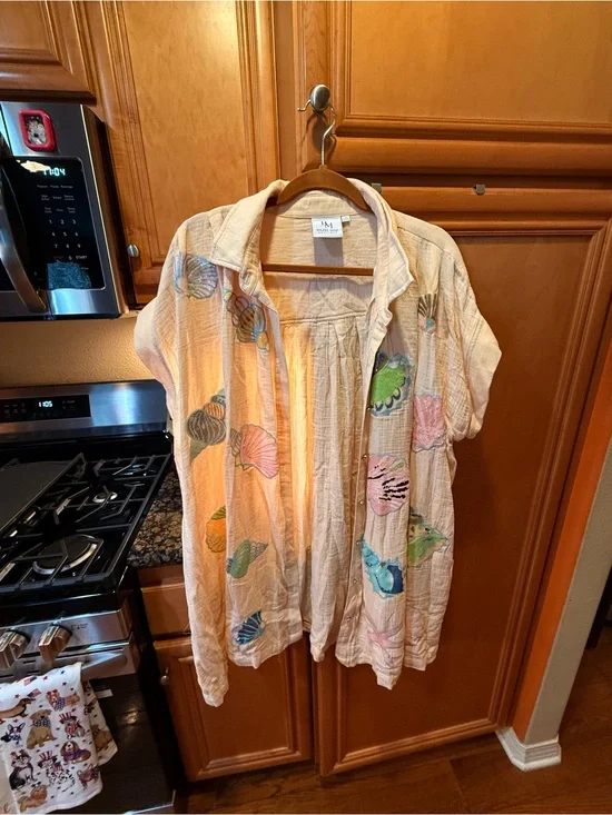 Light Cream Beach Shell Embroidered Button-Front Shirt