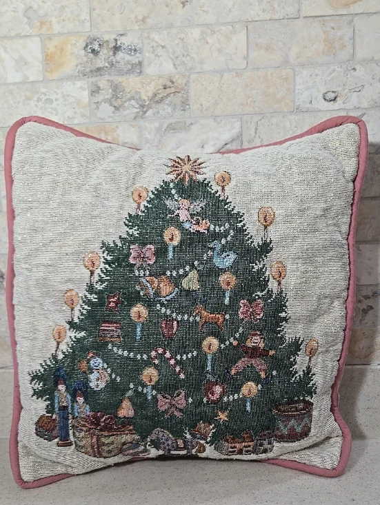 Vintage Needlepoint Style Christmas Holiday Throw Decorative Pillow