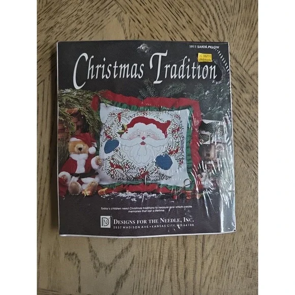 Vintage Crossstitch Christmas Tradition Pillow Cross Stitch Kit Santa 1911