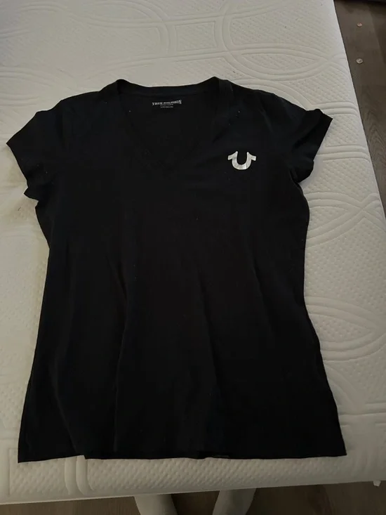 True Religion Black Foil & Rhinestone Buddha Slim V-Neck SS Logo Tee, Size XL