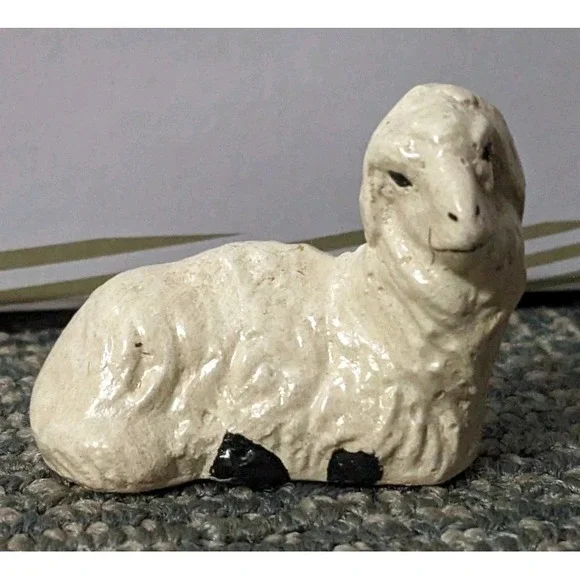 Vaillancourt Folk Art Chalkware Nativity Mini Sheep Lying Down 477  2014