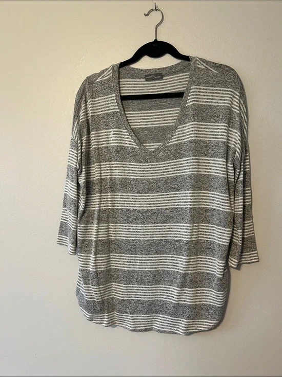Market & Spruce Gray and White Striped Crewneck Top