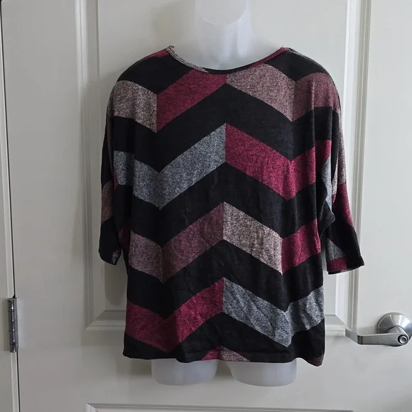 Olivia Blu Blouse‎ Size XL