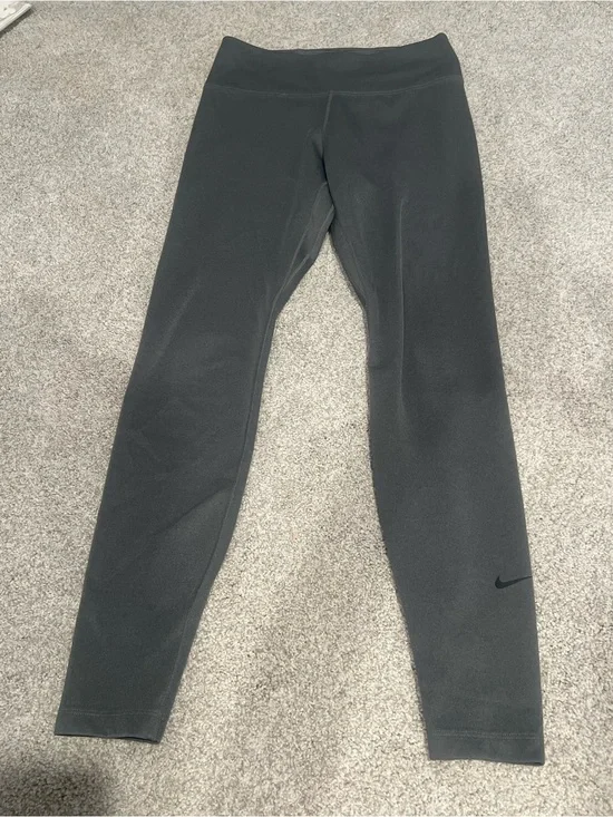 Nike Women’s Grey Athletic Leggings with Subtle Swoosh