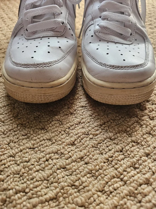 Nike Men's White Low-Top Leather Sneakers