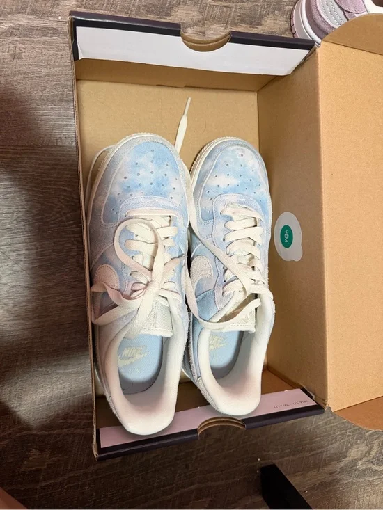 Nike Women's Low-Top Sneakers in Light Blue and Cream