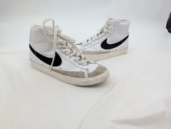 Nike Blazer Mid 77 Women's 8.5 White With Black Swoosh CZ1055-100 Basketball