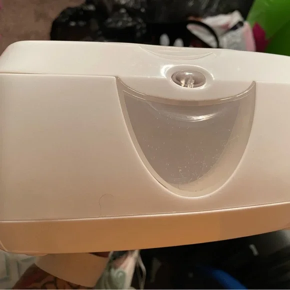 Munchkin White Diaper Wipe Dispenser