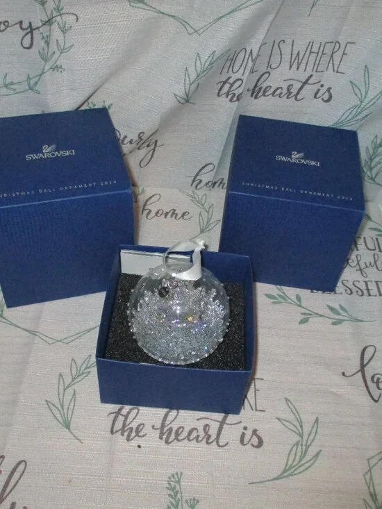 Swarovski 2014 Annual Christmas Star in Ball Ornament  in box