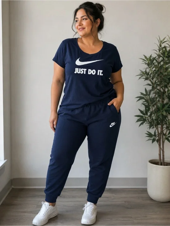 Nike women’s Xl Navy Jogger Set - Just Do It