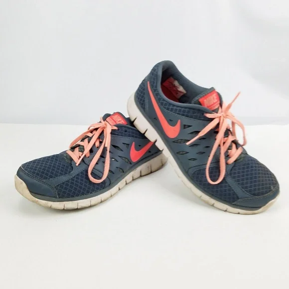 Nike Running Shoe 580440-401 Womens‎ Size 8