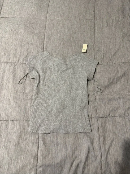 Gray Short Sleeve Knit Top with Cutout Back