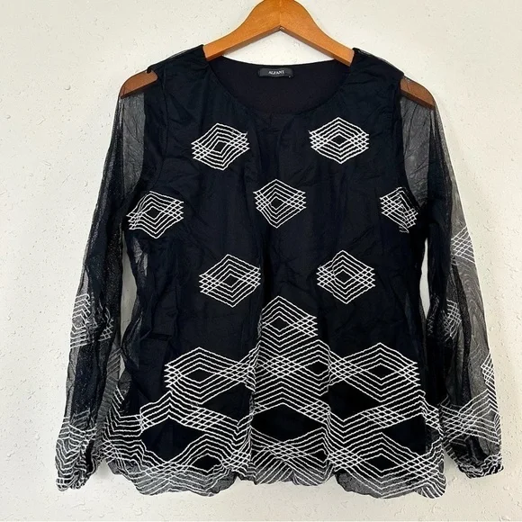 🦋 Alfani Black White Embroidered Long Sleeve Sheer Sleeve Blouse Medium