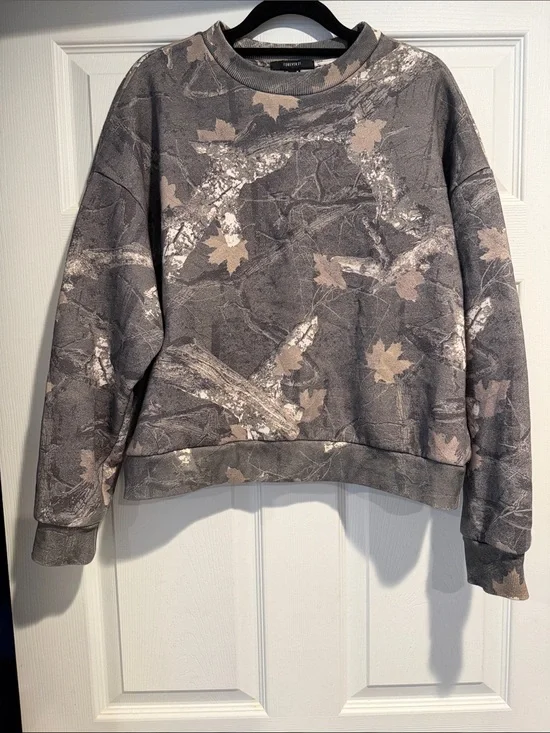 Camouflage Leaf Print Sweatshirt