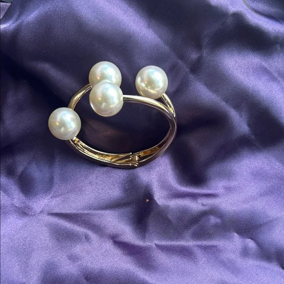 Classic Pearl Accent Gold Bangle Bracelet - White Pearls