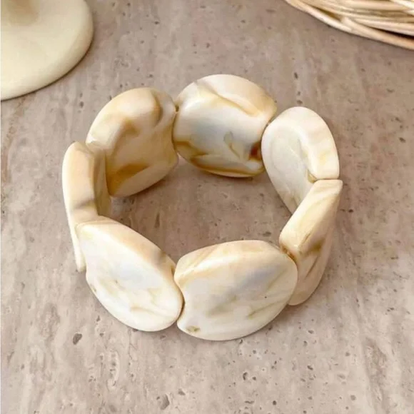 Asymmetrical beige color Vintage bohemian style Elastic Resin‎ Bracelet
