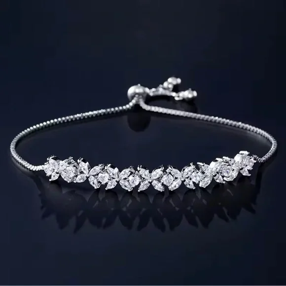 Sterling silver and shiny cz stones bracelet, new