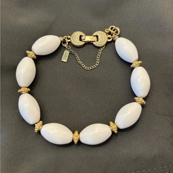 VINTAGE MONET WHITE BARREL BEADS & GOLD TONE SPACERS BRACELET G740