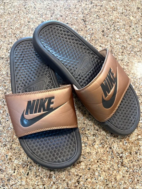 Nike Rose Pink Slide Sandals - size 7