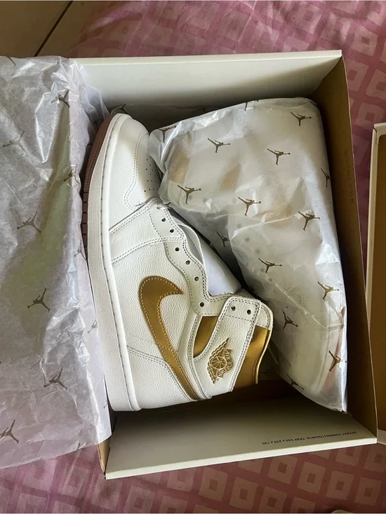 Nike White & Metallic Gold Shoe Box with Size Label