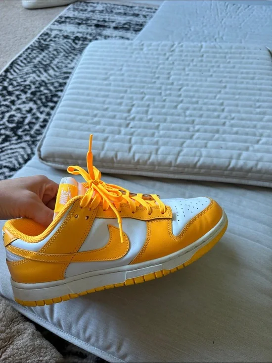 Nike dunk low laser orange