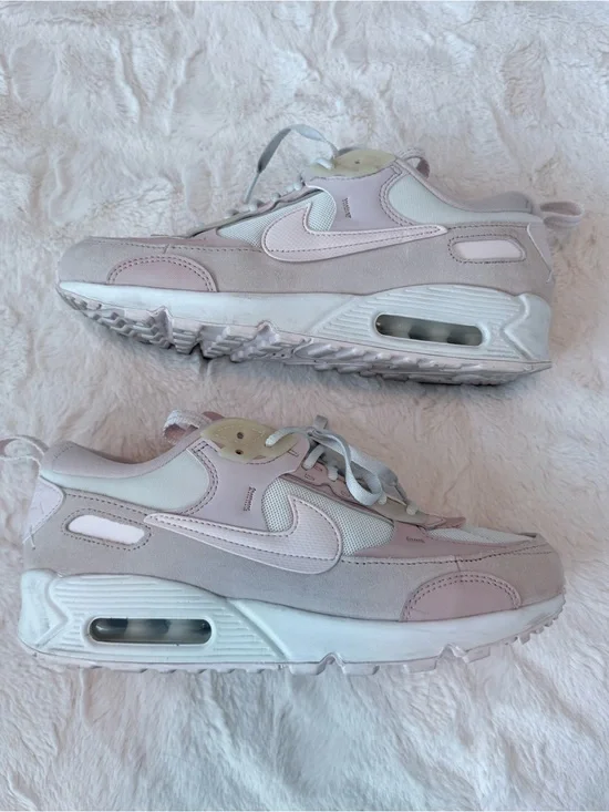 Sz 7.5 US Pink Nike Air Max
