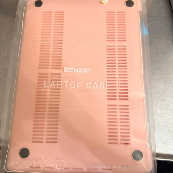 iBenzer Pink Laptop Case