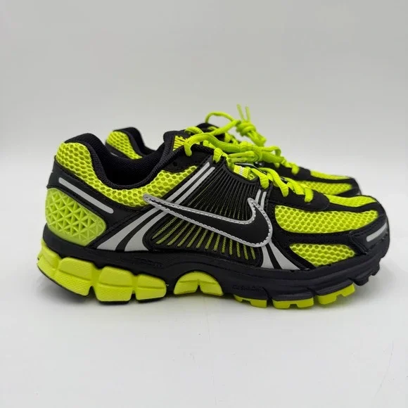 Nike Women's Size 6  Air Zoom Vomero 5 Bright Cactus FJ2028-003 NEW