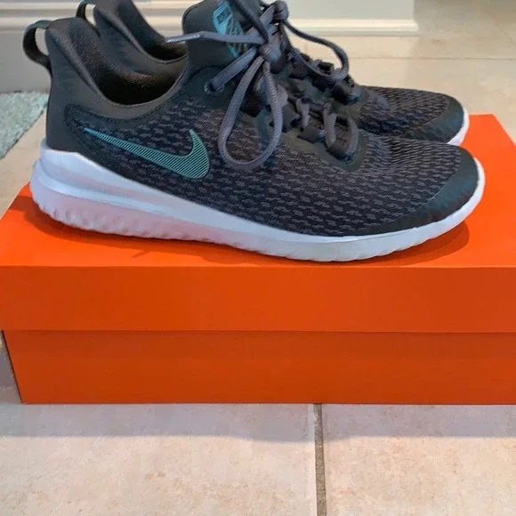 Nike Women's Renew Run‎ Running Shoes Size 6.5