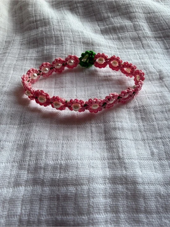 Handmade Pink Floral Bead Bracelet with Pearl, 7 Inches