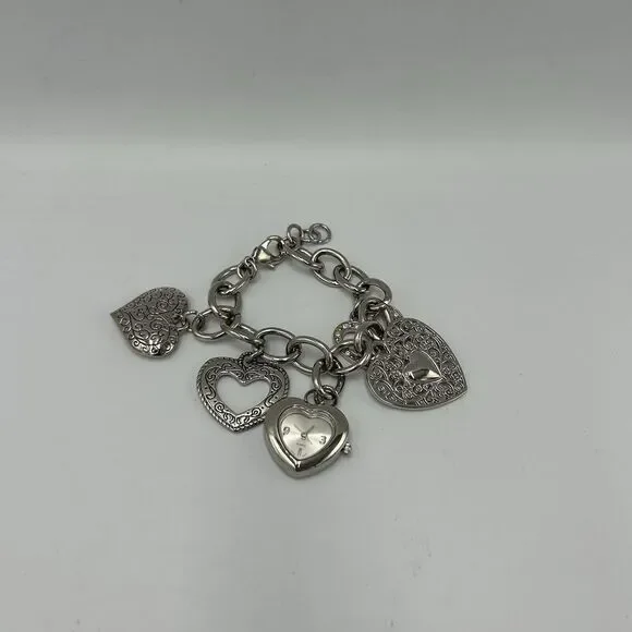 Avon Heart Shaped Charm Bracet Does NOT Work As Is‎