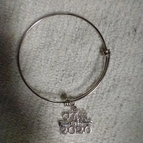 Silvertone class of 2020 wire bracelet