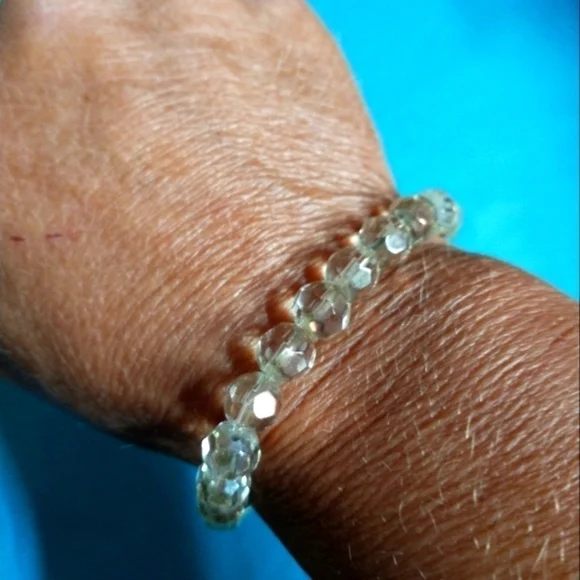 Faceted beaded stretch bracelet
